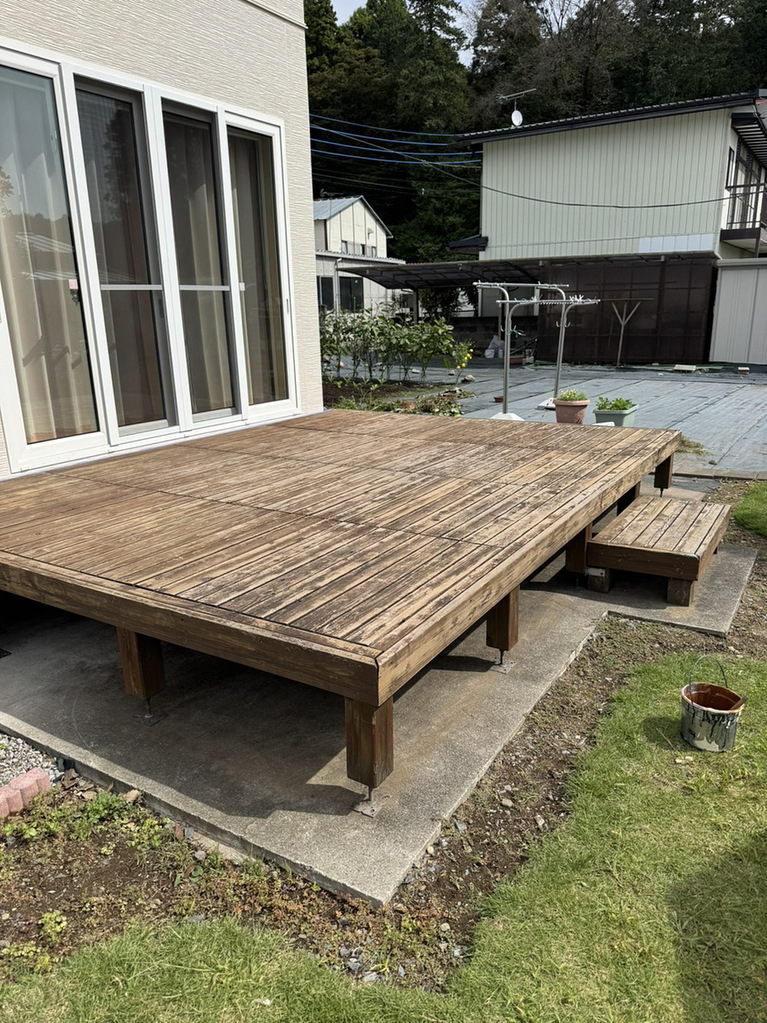 ウッドデッキクリア塗装前